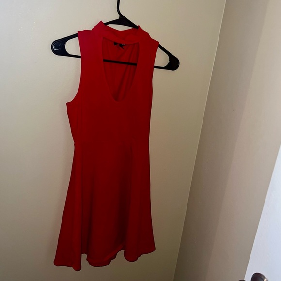 Express Red Fit & Flare Choker V Neck Stretchy Soft Flattering Dress Size Small - Picture 8 of 8